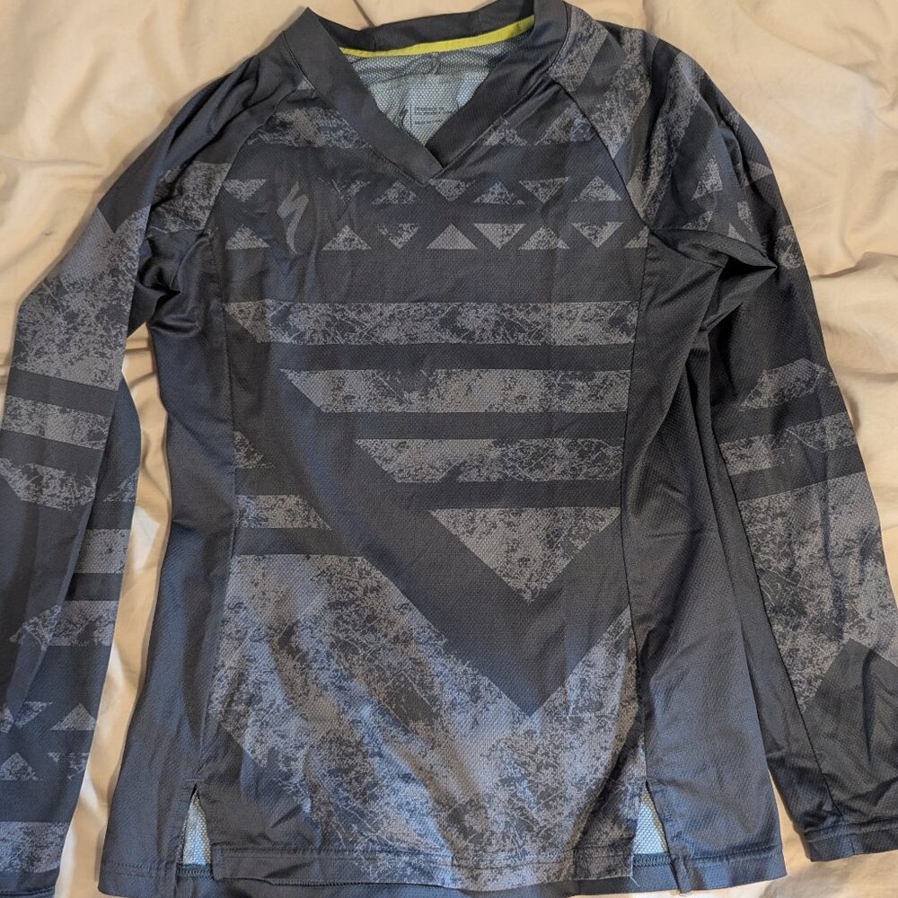 Specialized women's gray long-sleeve mountain bike jersey size XS